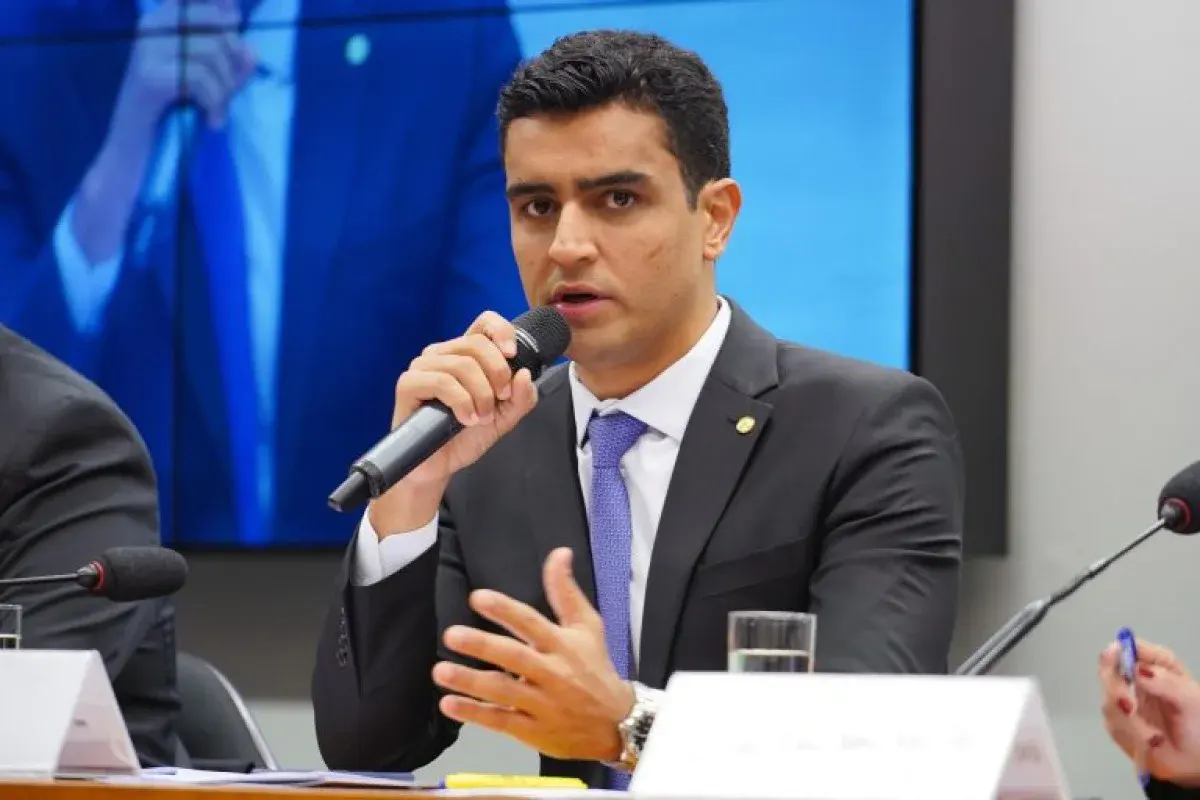 JHC_Pablo-Valadares-Camara-dos-Deputados.webp