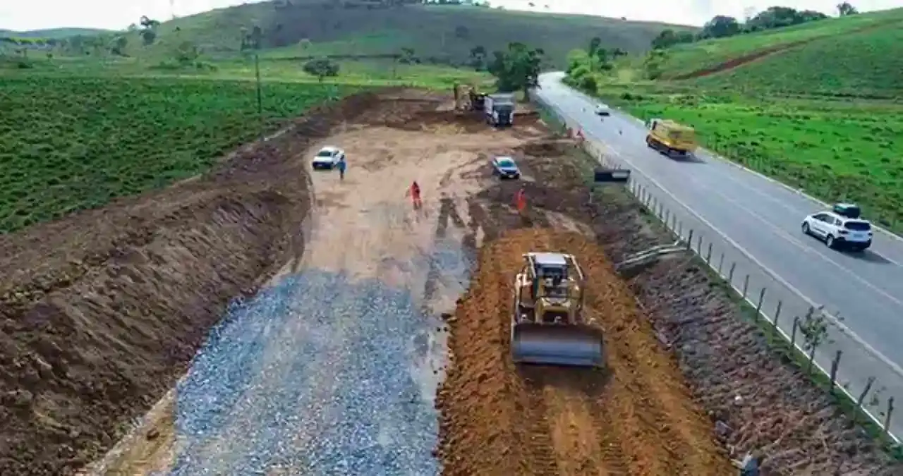 Ministro dos Transportes vistoria obras de duplicação da BR-104 entre Murici e União